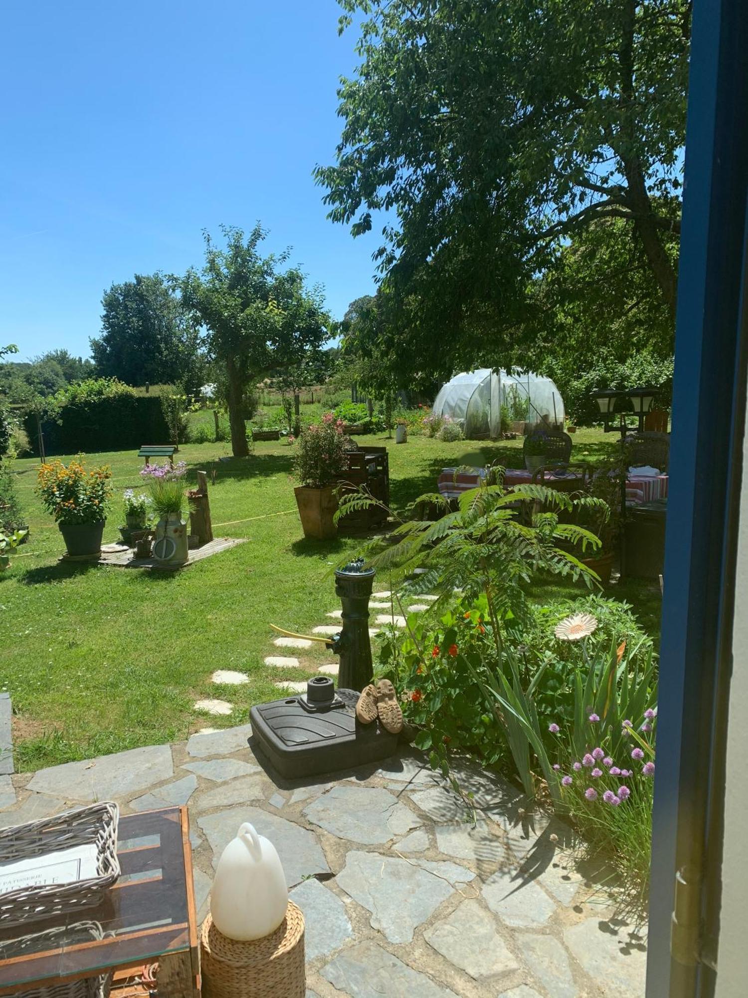 Maison Aux Volets Bleus Quévert Kültér fotó